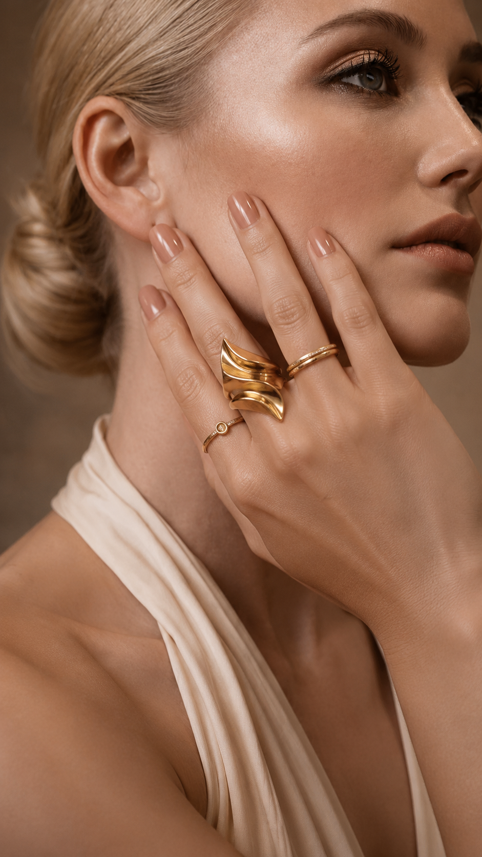 GLORIASAA gold statement and stacking rings
