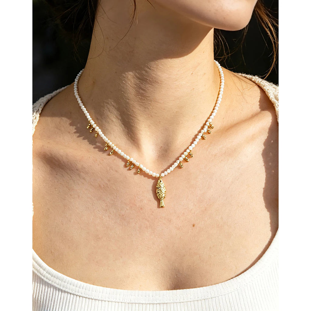 YACHAN Shell Beaded Necklace for Women 18K PVD Gold Plated Stainless Steel Fish Pendant Charm Ocean Waterproof Jewelry