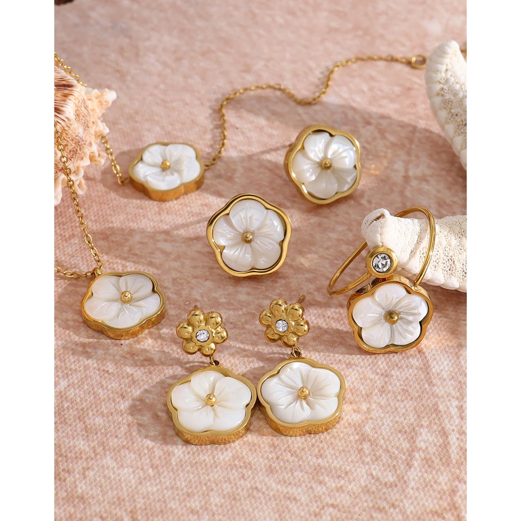 YACHAN White Shell Flower Series Stainless Steel Jewelry Earrings Ring Bracelet Necklace 18K Gold Plated Jewelry Sets Waterproof