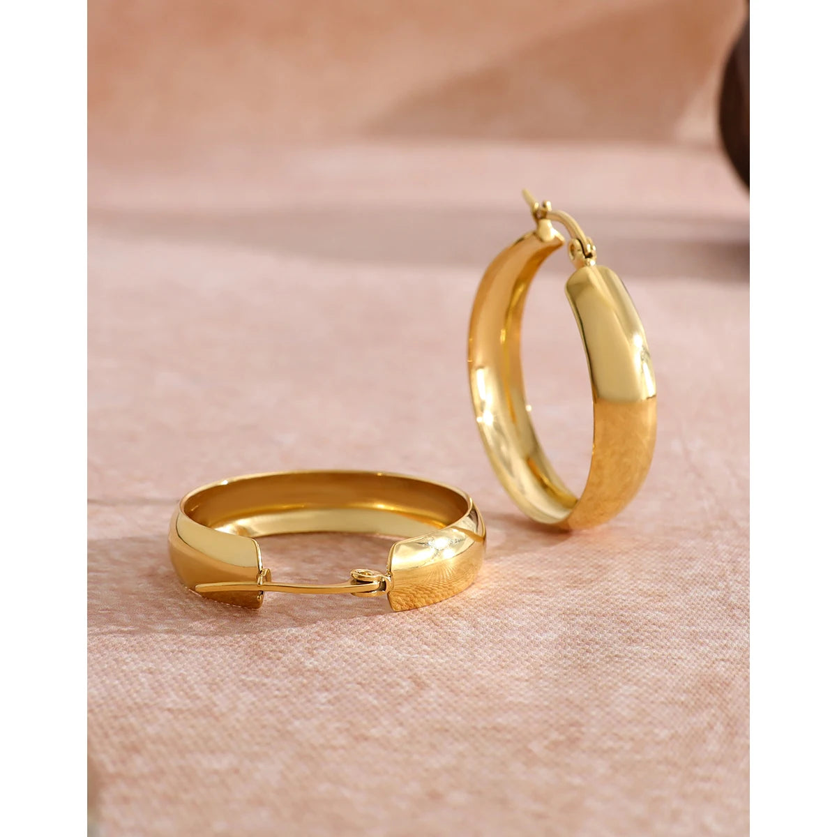YACHAN Trendy Classic Stainless Steel Hoop Earrings for Women Minimalist Vintage 18K Gold Plated Tarnish Free Jewelry
