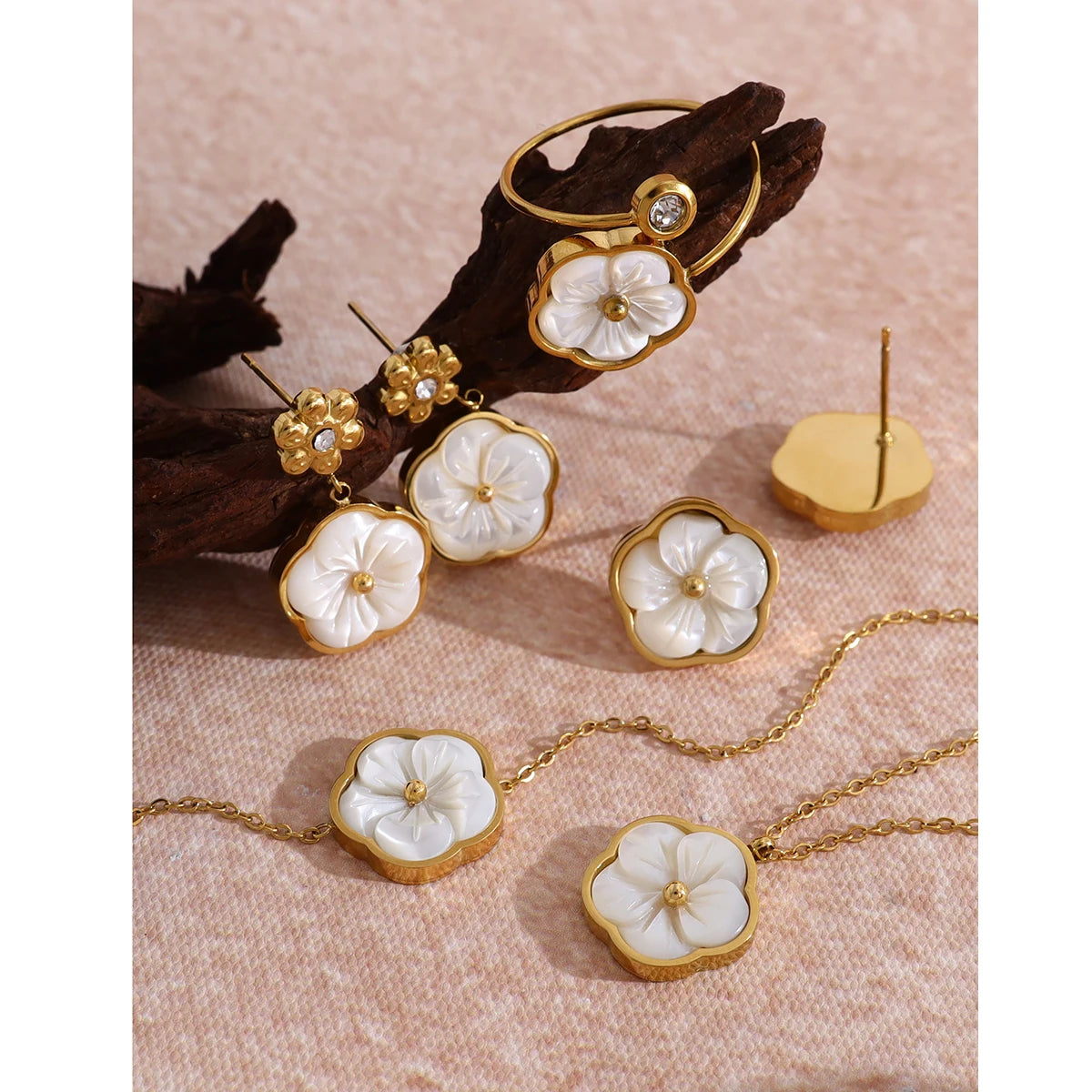 YACHAN White Shell Flower Series Stainless Steel Jewelry Earrings Ring Bracelet Necklace 18K Gold Plated Jewelry Sets Waterproof