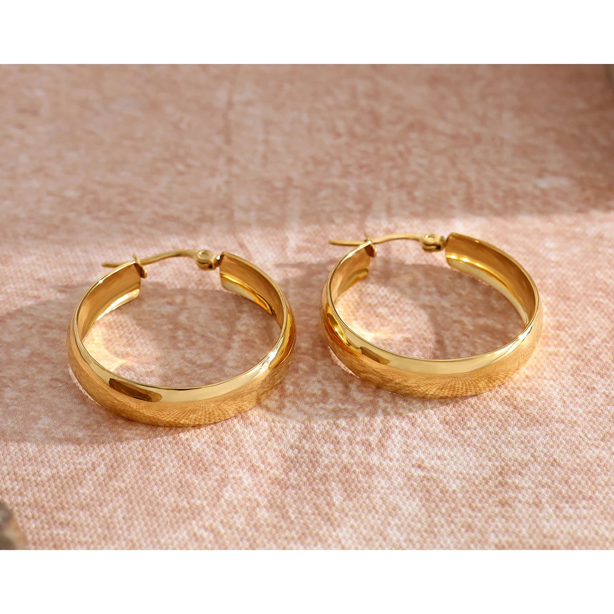 YACHAN Trendy Classic Stainless Steel Hoop Earrings for Women Minimalist Vintage 18K Gold Plated Tarnish Free Jewelry
