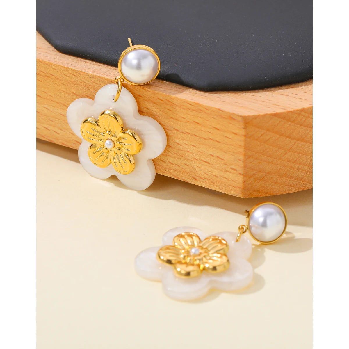 YACHAN New in 18K Gold Plated Stainless Steel Drop Earrings for Women Acrylic Flower Pearl Luxury Jewelry Waterproof