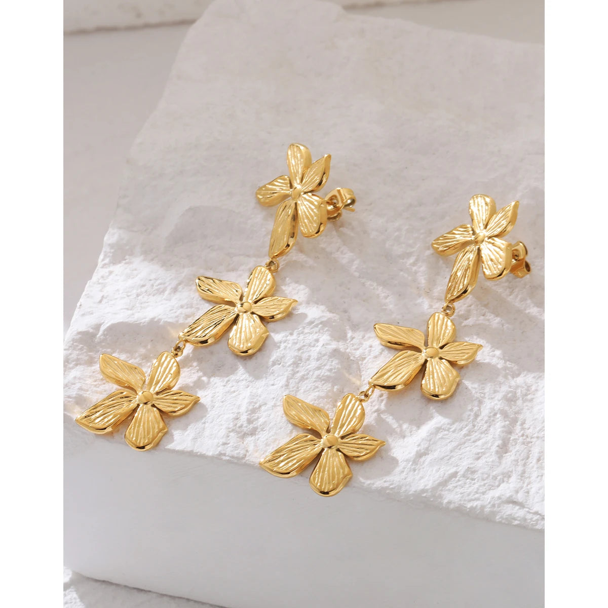 YACHAN 18K Gold Plated Stainless Steel Long Drop Earrings for Women Irregular Flowers Dangle Earring Vintage Jewelry