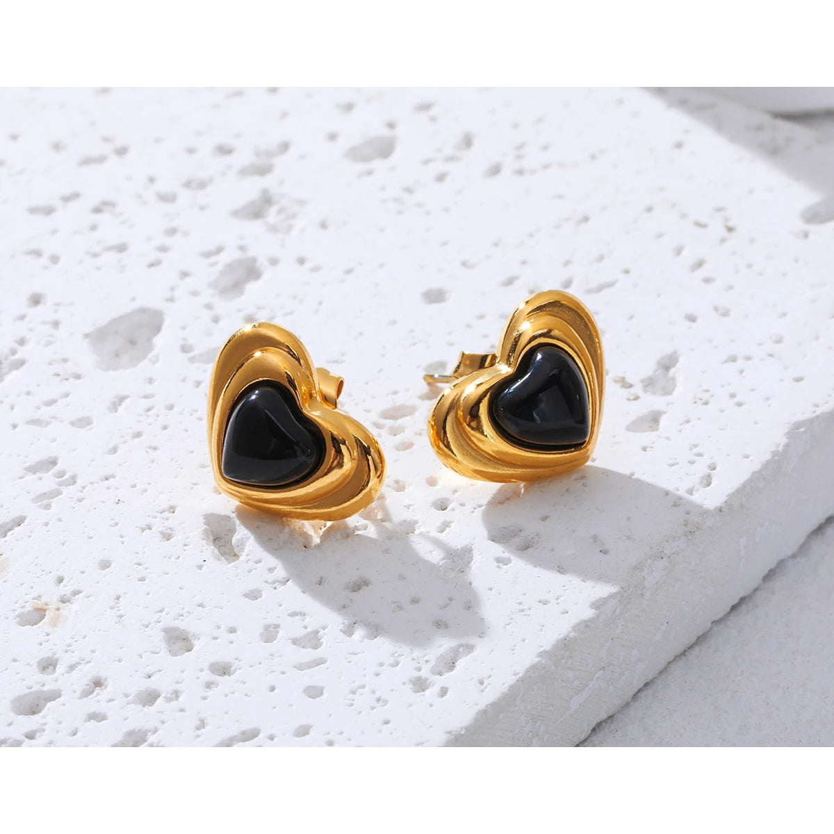 YACHAN New in Black Stone Heart Stainless Steel Stud Earrings for Women Trendy Simple Classic Piercing Earring Jewelry