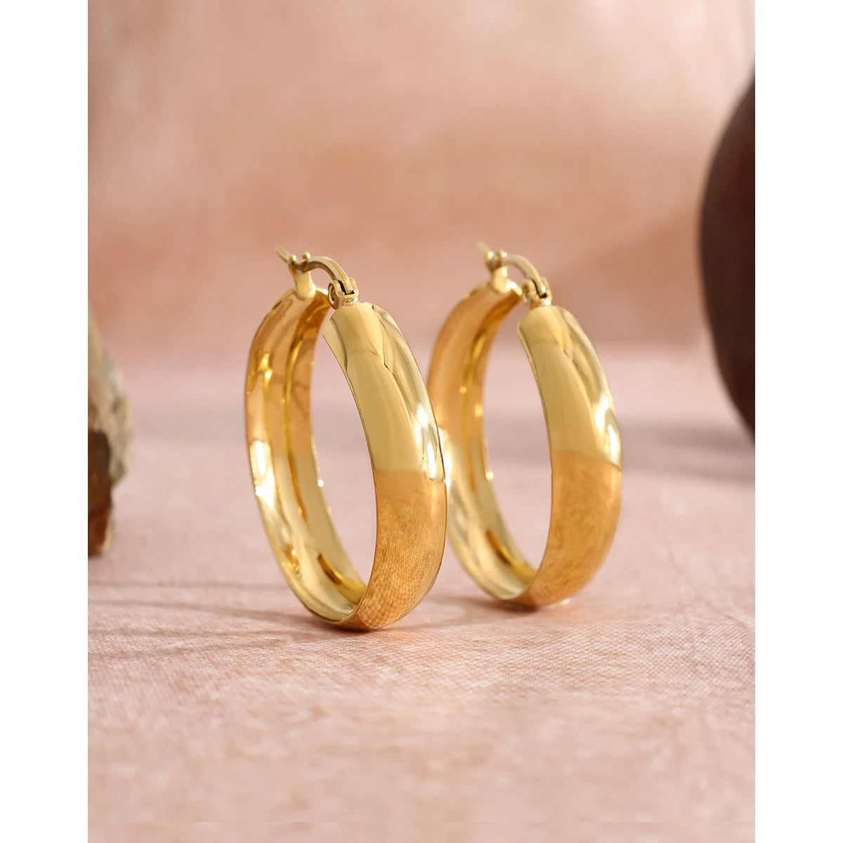 YACHAN Trendy Classic Stainless Steel Hoop Earrings for Women Minimalist Vintage 18K Gold Plated Tarnish Free Jewelry