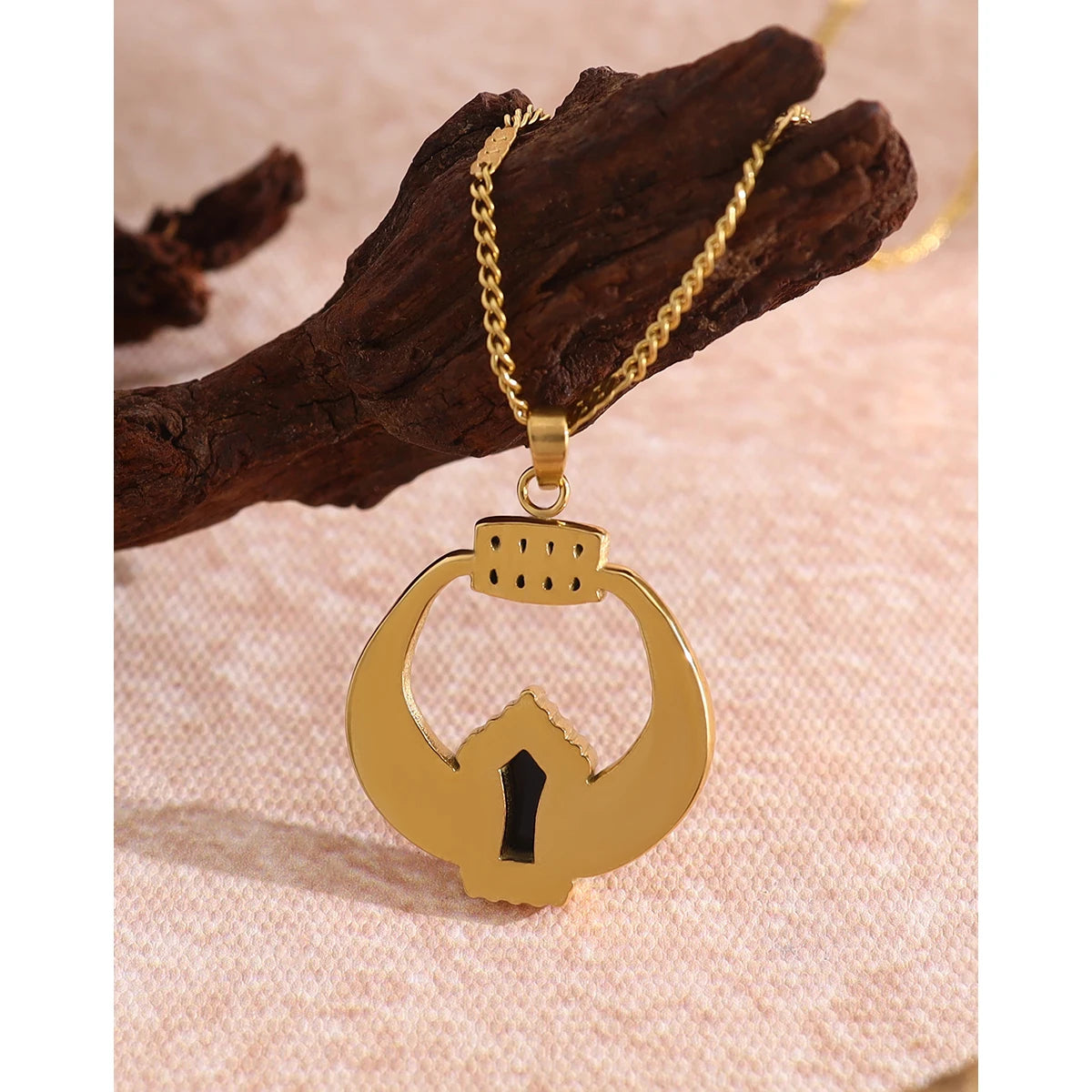 YACHAN 18K Gold Plated Stainless Steel Pendant Necklace for Women Exquisite Chic High Quality Trendy Jewelry