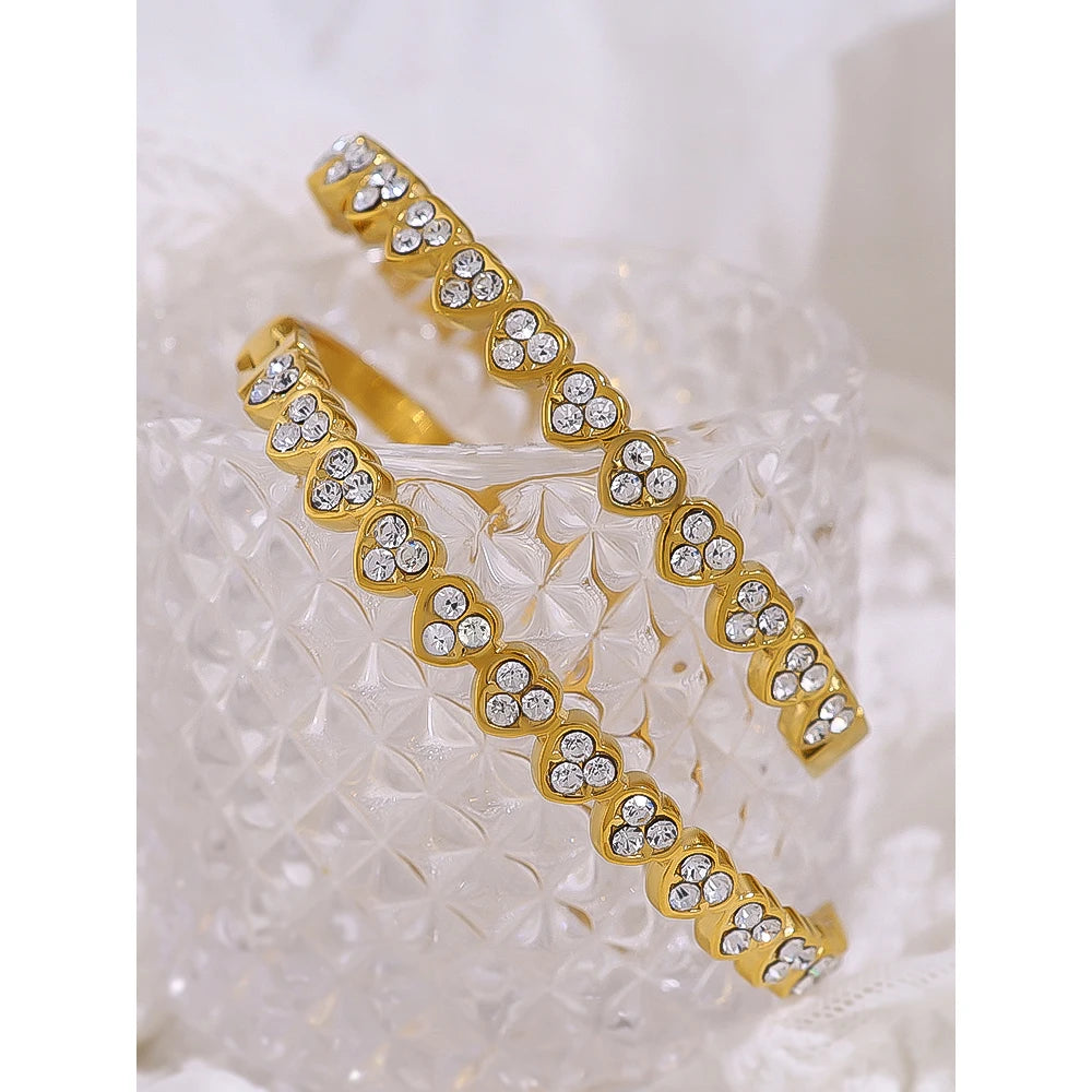 YACHAN Luxury Exquisite Love Heart Stainless Steel Bangle Bracelet for Women 18K Gold Plated Chic Tarnish Free Jewelry