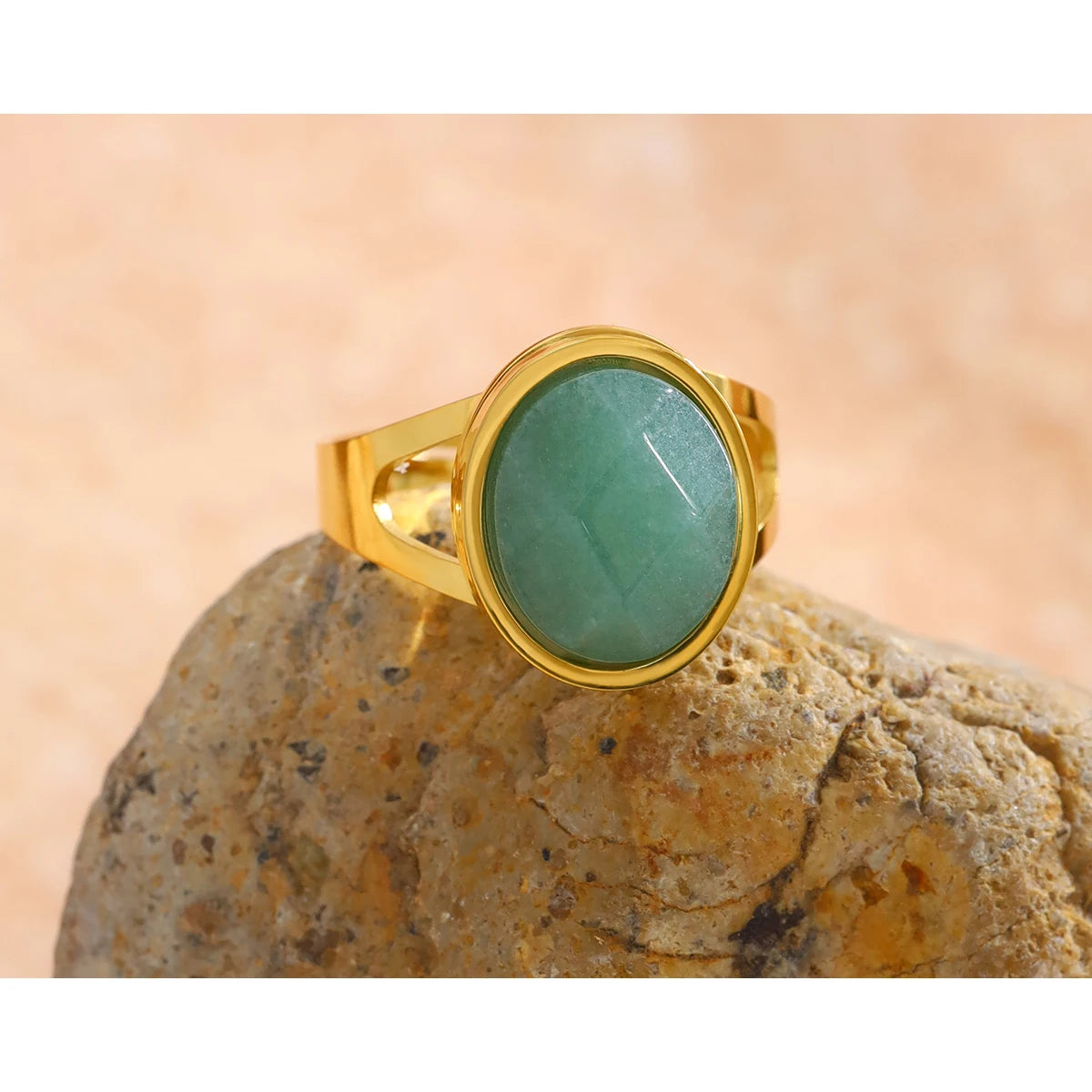 YACHAN Vintage Natural Stone Stainless Steel Rings for Women Chic Luxury 18K Gold Plated Waterproof Jewelry
