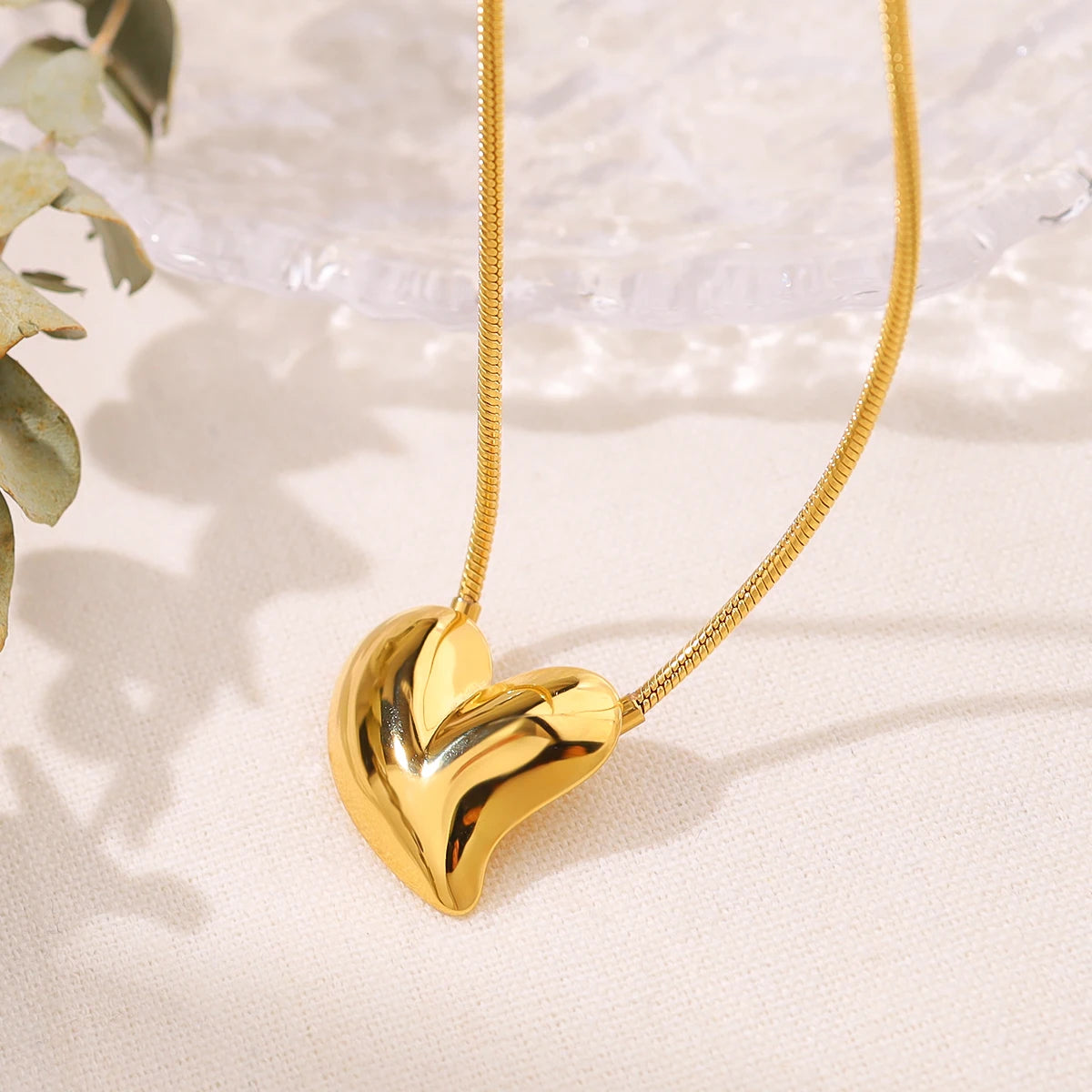 YACHAN Irregular Heart Pendant Necklace for Women PVD 18K Gold Plated Glossy Waterproof High Quality Trendy Jewelry
