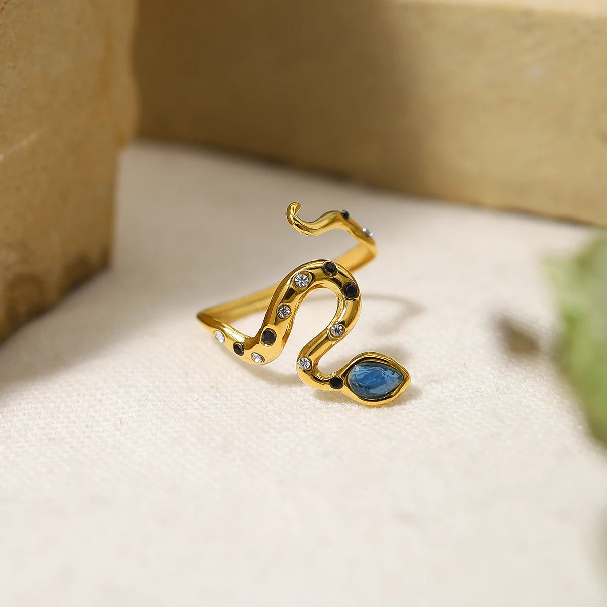 YACHAN Trendy Stainless Steel Snake Rings for Women Chic Exquisite Zircon Crystal Luxury Tarnish Free 18K Gold Plated Jewelry