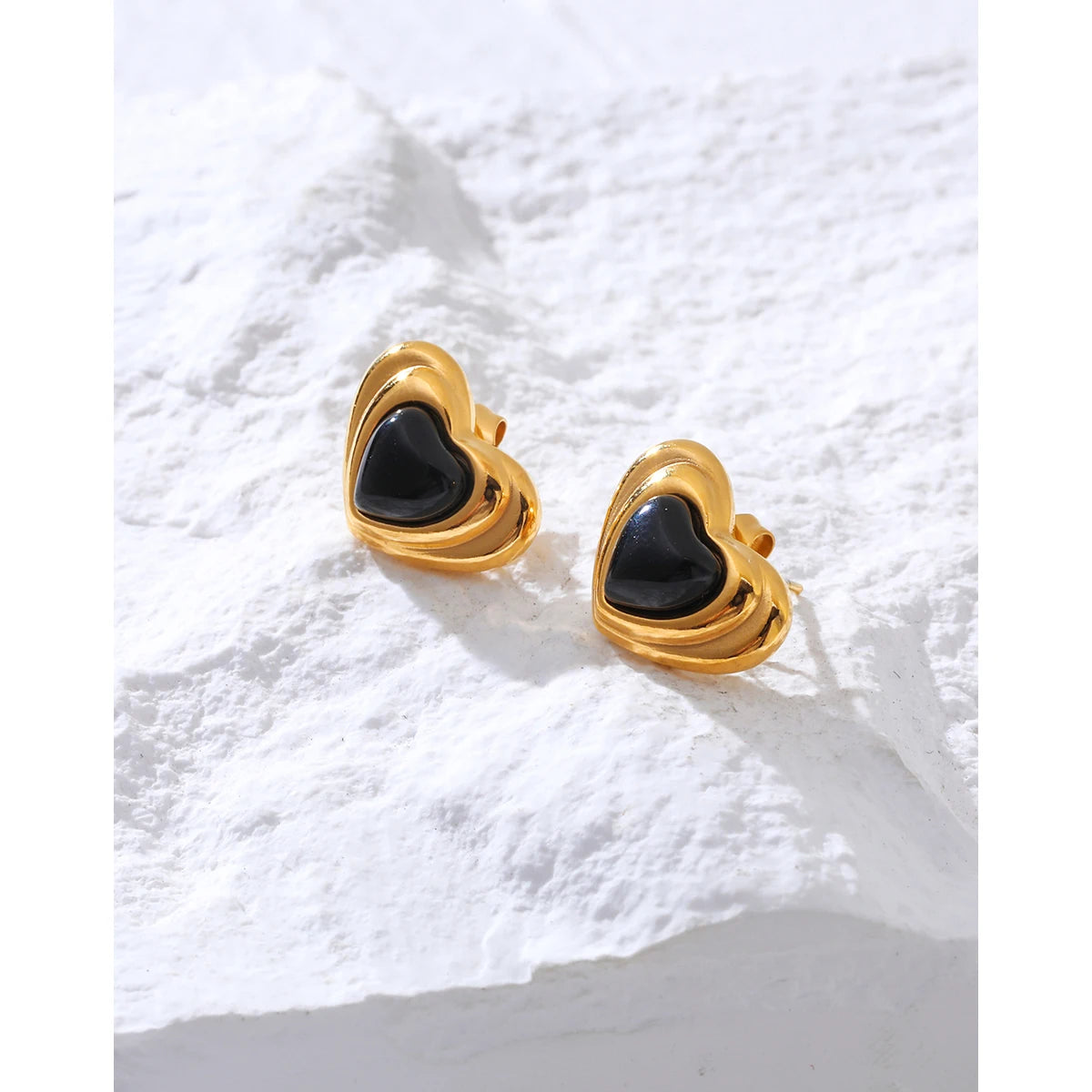 YACHAN New in Black Stone Heart Stainless Steel Stud Earrings for Women Trendy Simple Classic Piercing Earring Jewelry